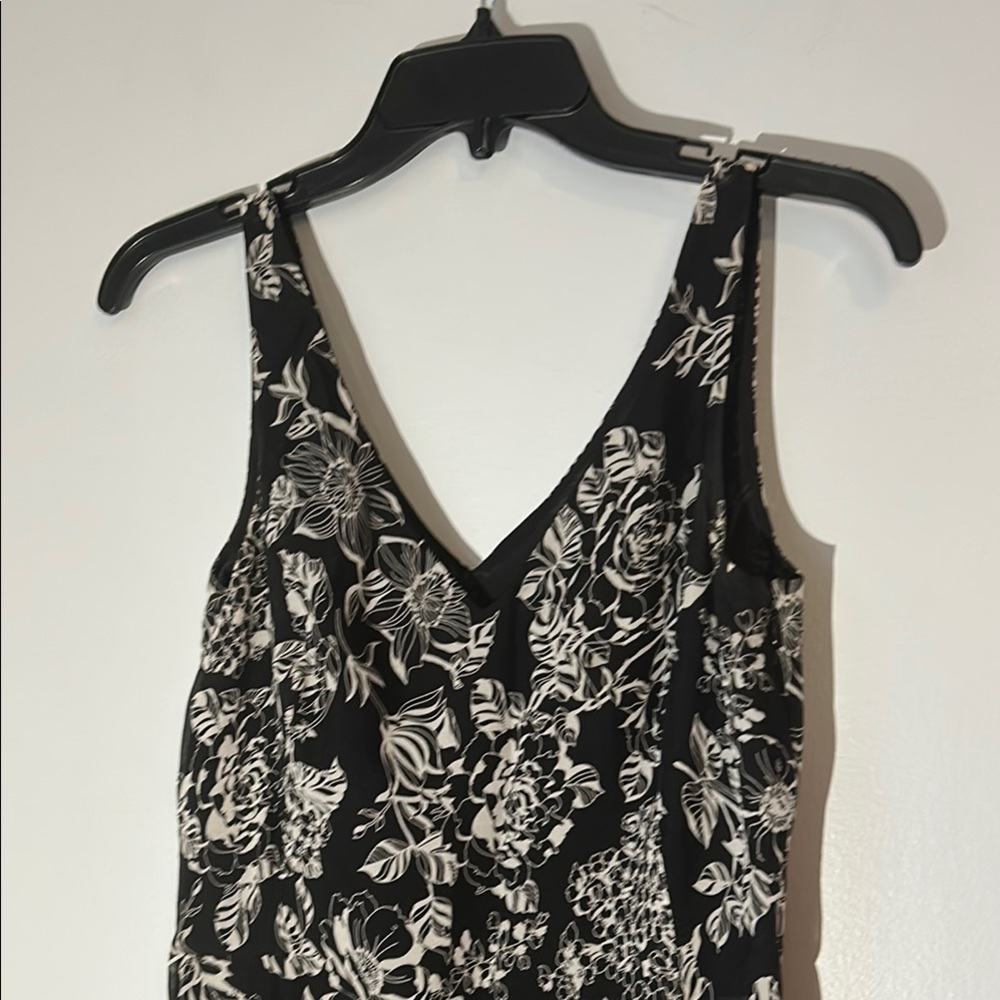 LOFT Black and Cream Floral Midi Dress size 2 fit and flare side zip‎ - Picture 3 of 9